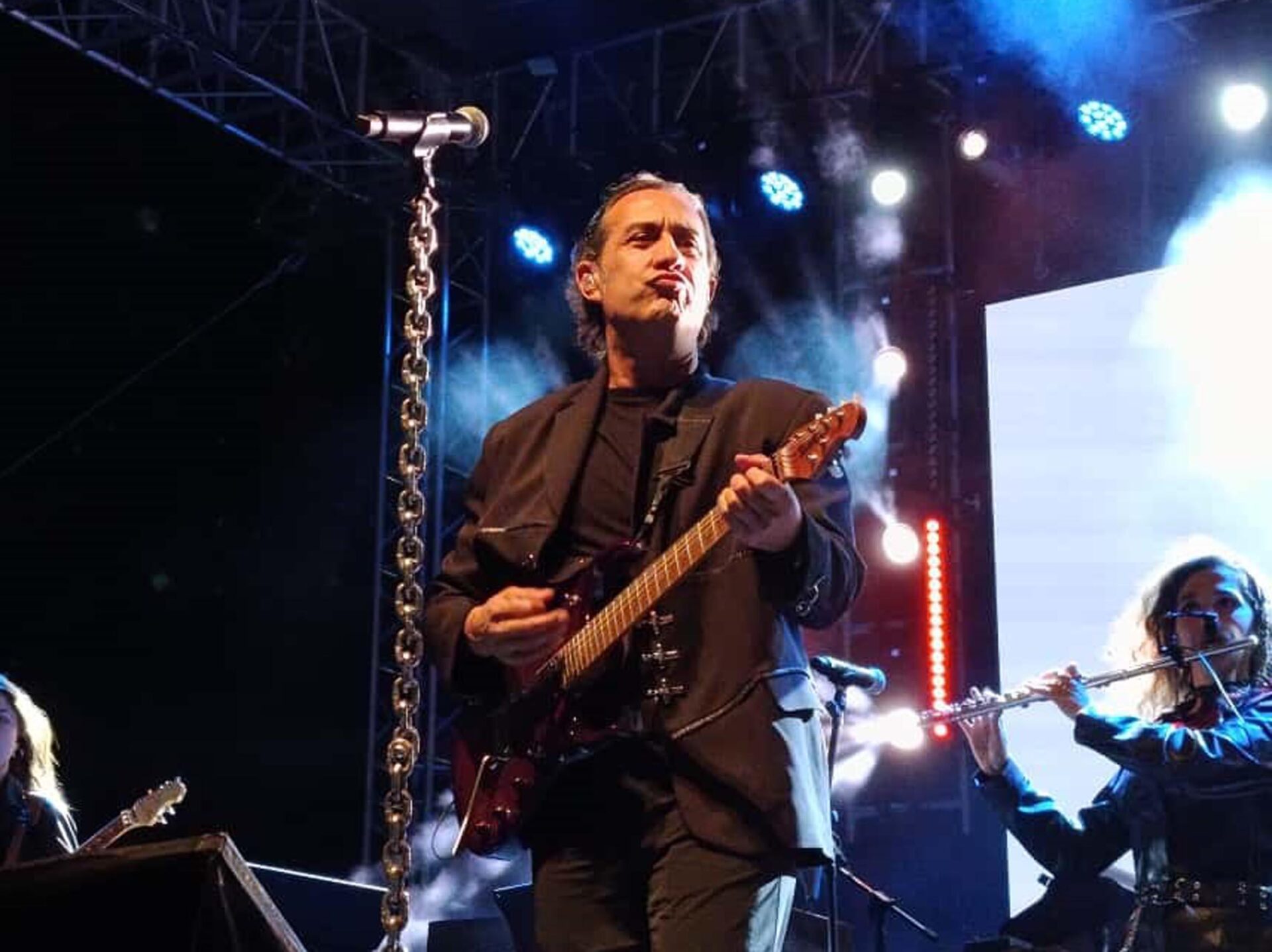 Edirne’de konser veren Kıraç, Güllü’yü andı Edirne’de konser veren Kıraç, Güllü’yü andı