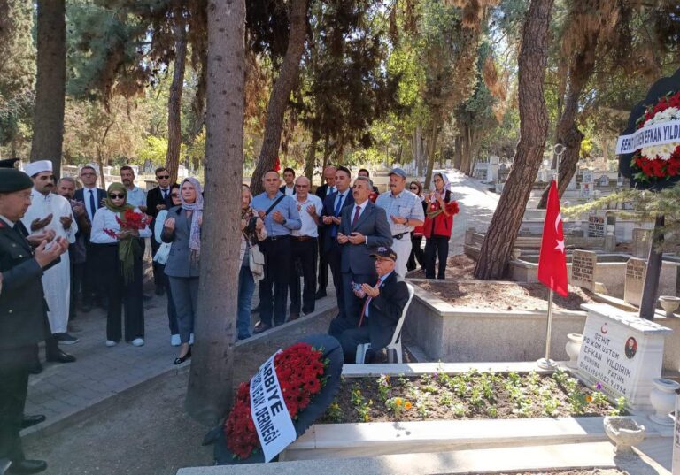 Edirne’de şehit Yıldırım ve Tunca kabirleri başında anıldı