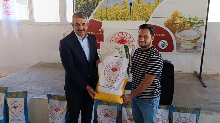 Edirne’de üreticilere 12 ton 800 kilo kanola tohumu dağıtıldı