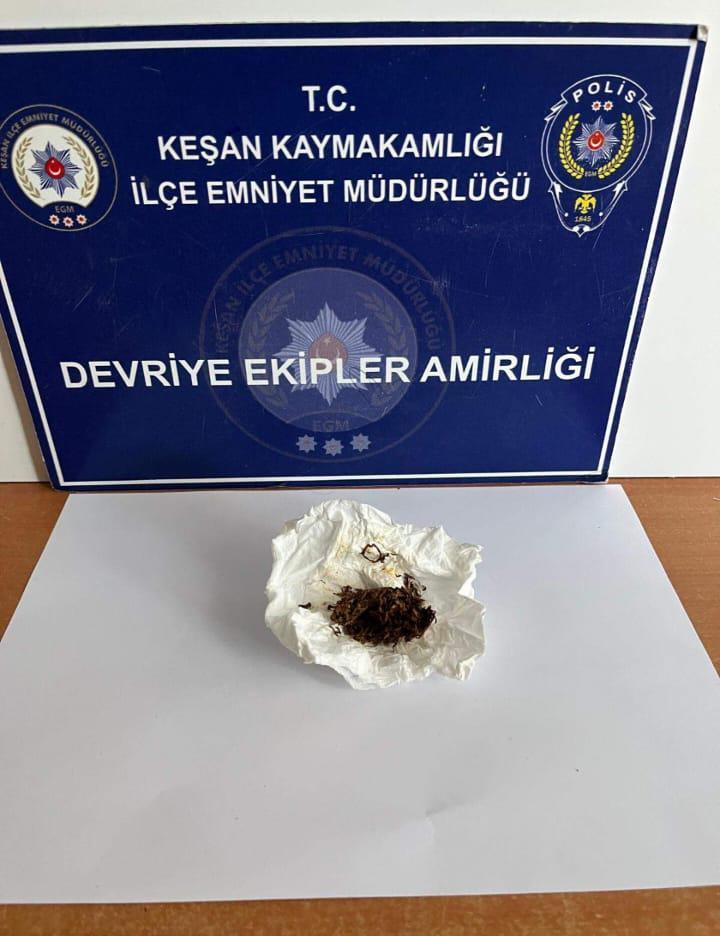 Edirne’de üzerinde uyuşturucuyla yakalanan şüpheliye gözaltı