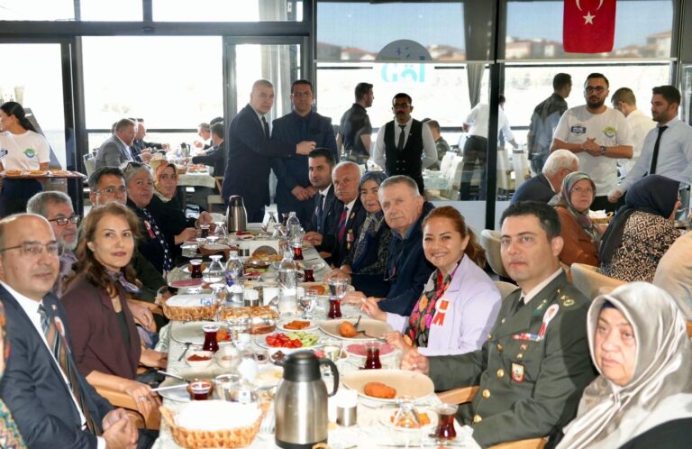 Ergene Belediye Başkanı Topak: Gaziler, kahramanlığın yaşayan abideleridir | Çorlu’da Haber
