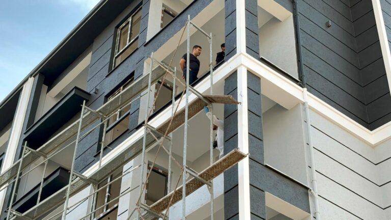 İnşaatta boya yapan işçi, 4’üncü kattan düşüp öldü | Çorlu’da Haber