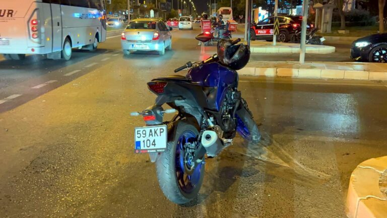İtfaiye aracına çarpan motosiklet sürücüsü yaralandı | Çorlu’da Haber