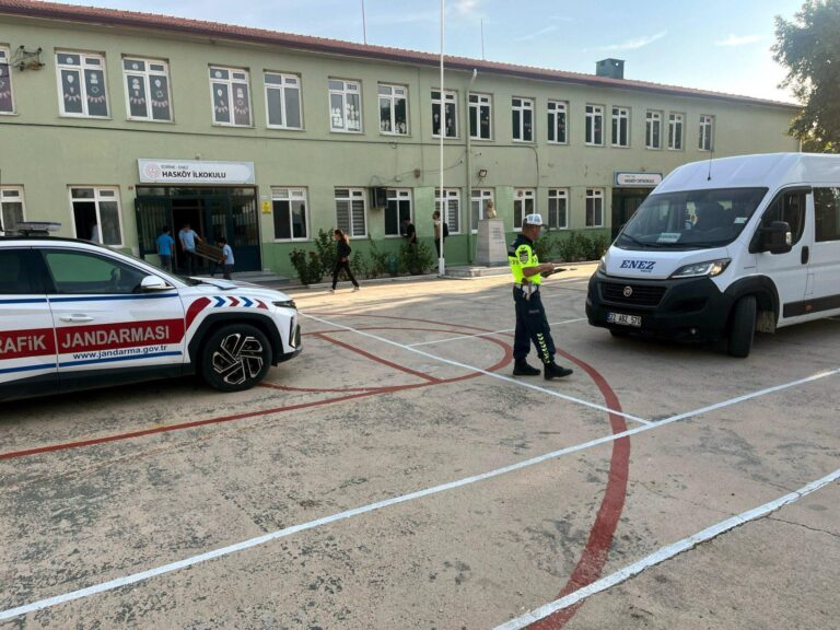Jandarmadan okul önü ve çevrelerinde denetim