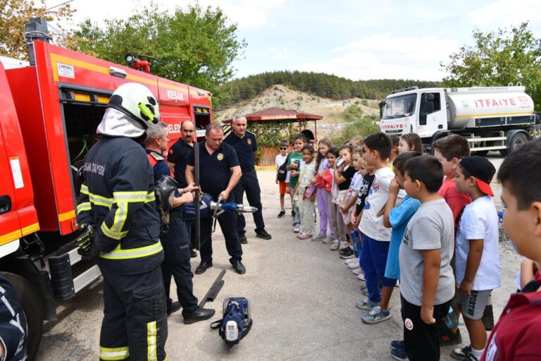 Keşan’da öğrencilere itfaiyecilik mesleği tanıtıldı