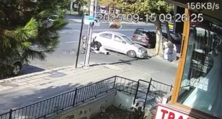 Otomobil ile çarpışan motosiklette 2 kişi yaralandı; kaza kamerada | Çorlu’da Haber