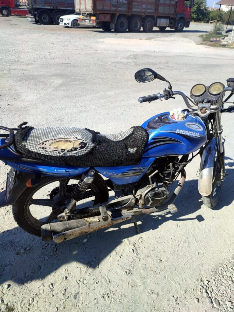Plakasız motosikletin, ehliyetsiz ve kasksız sürücüsüne 19 bin 670 TL ceza