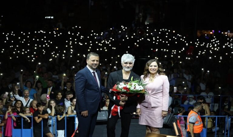 ŞARKÖY “ZAFER” COŞKUSUYLA AYDINLANDI
