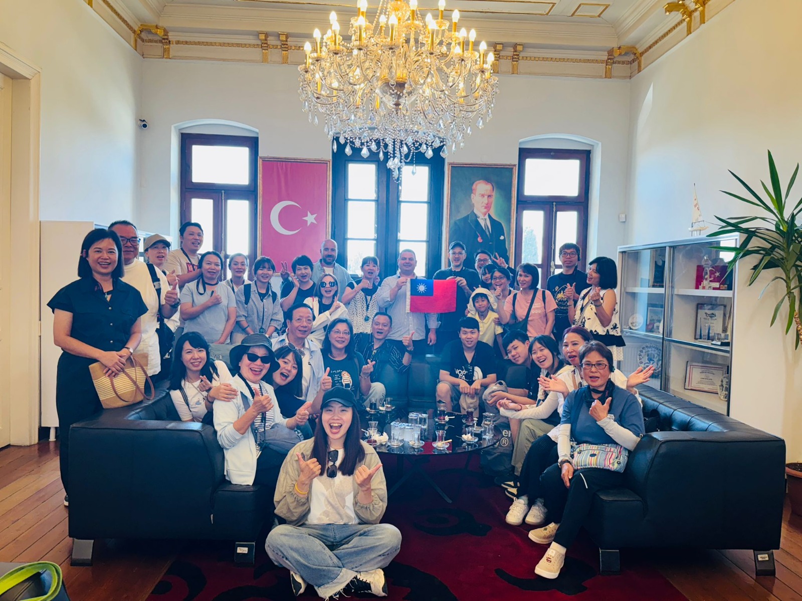 Tayvanlı Turist Kafilesinden Belediyeye Ziyaret Tayvanlı Turist Kafilesinden Belediyeye Ziyaret
