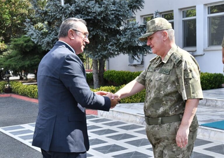 Vali Soytürk 5. Kolordu Komutanı Aksoytürk’e İade-i Ziyarette Bulundu