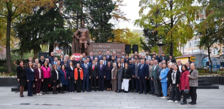 Başkan Sarıkurt`tan Demokrasinin Temel Taşı Muhtarlara Teşekkür