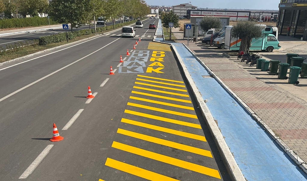 BÜYÜKŞEHİRDEN, TOPLU TAŞIMA DURAKLARINA YENİLİKÇİ UYGULAMA BÜYÜKŞEHİRDEN, TOPLU TAŞIMA DURAKLARINA YENİLİKÇİ UYGULAMA