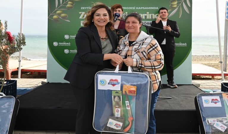 BÜYÜKŞEHİR’DEN ZEYTİN ÜRETİCİLERİNE CANDAN DESTEK