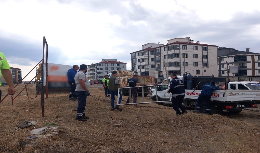 Çorlu’da Görüntü Kirliliğine Geçit Yok Çorlu’da Görüntü Kirliliğine Geçit Yok