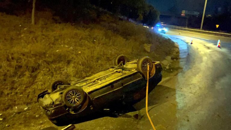 Kontrolden Çıkıp Takla Atan Otomobilde, Sürücü Hafif Yaralandı