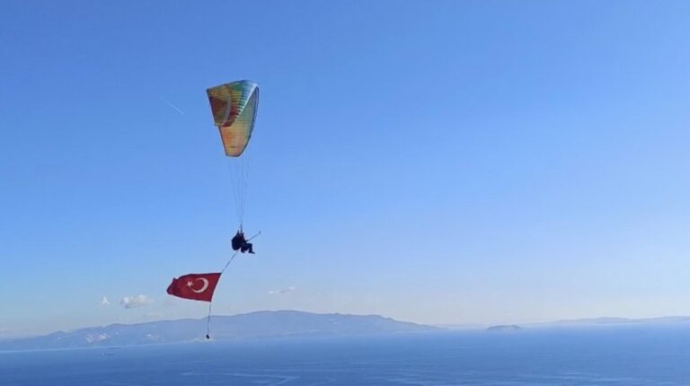 Cumhuriyet Bayramı’nı Türk bayraklı uçuşla kutladı | Çorlu’da Haber