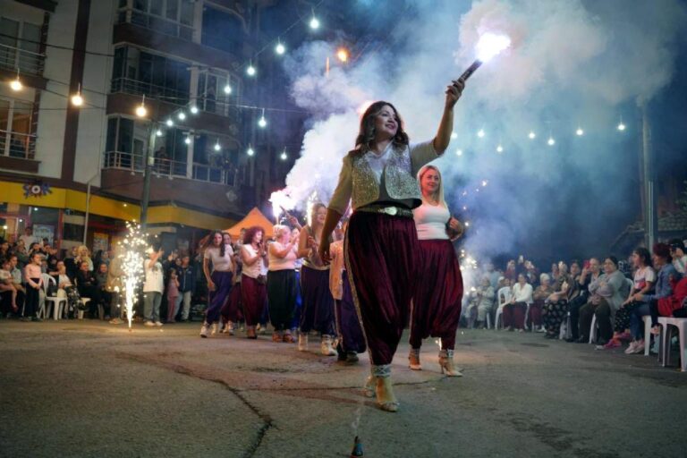 Kore Mahallesi’nde renkli şalvar gecesi | Çorlu’da Haber