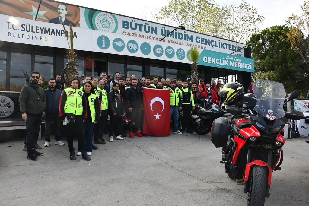 Süleymanpaşa Belediyesi Ahmet Erensoy Gençlik Merkezi’nde Şampiyonluk Coşkusu Süleymanpaşa Belediyesi Ahmet Erensoy Gençlik Merkezi’nde Şampiyonluk Coşkusu