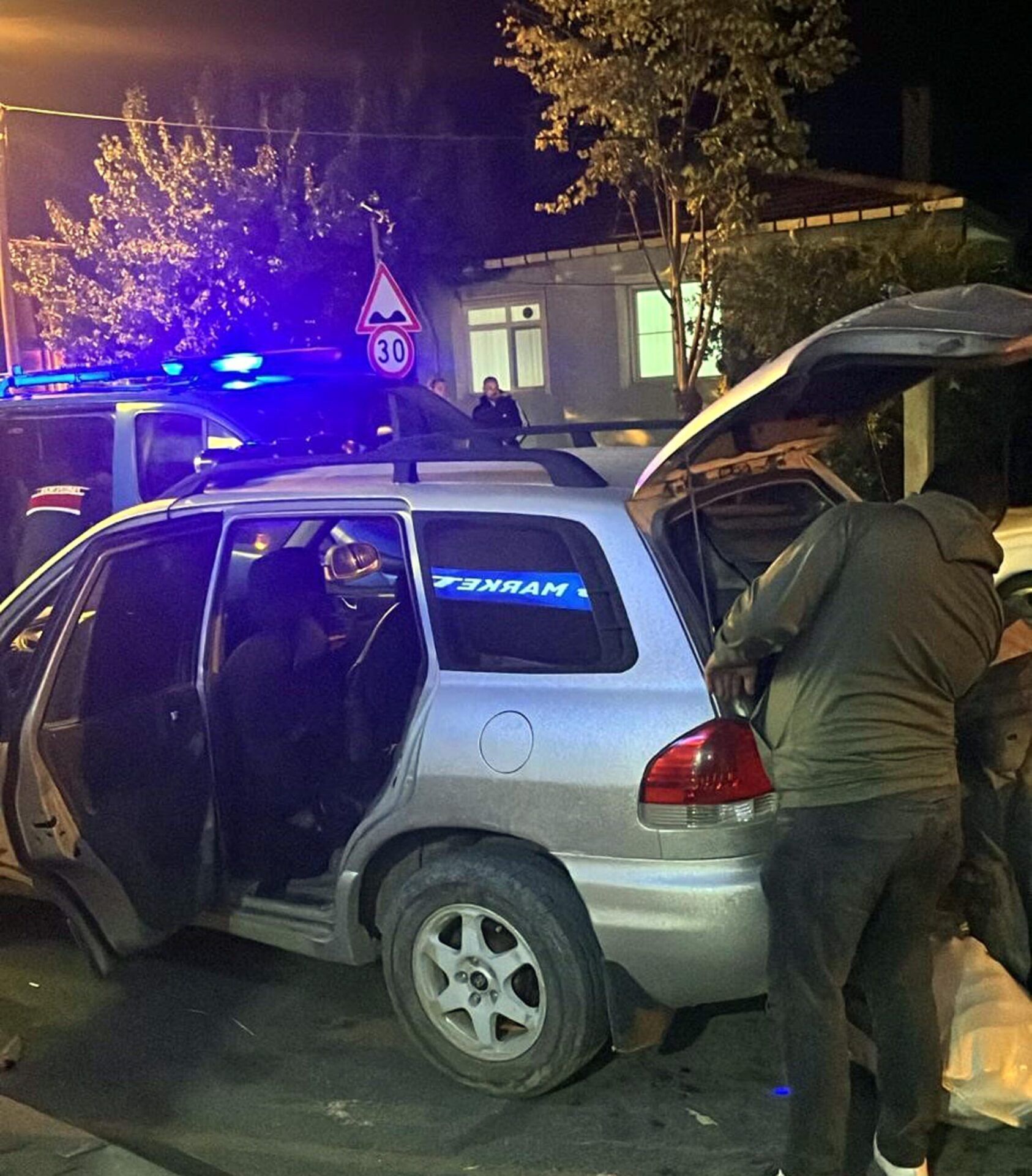 Tekirdağ’da projektörle tavşan avlayan 2 kişi yakalandı | Çorlu’da Haber Tekirdağ’da projektörle tavşan avlayan 2 kişi yakalandı | Çorlu’da Haber