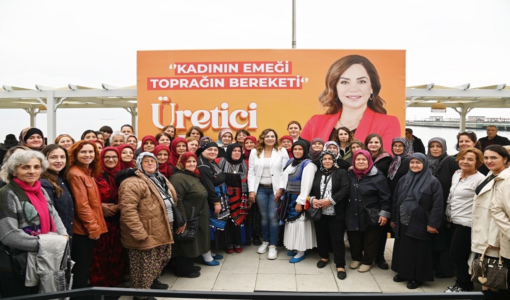 TEKİRDAĞ’DA TOPRAĞIN BEREKETİ KADININ EMEĞİYLE HAYAT BULDU TEKİRDAĞ’DA TOPRAĞIN BEREKETİ KADININ EMEĞİYLE HAYAT BULDU