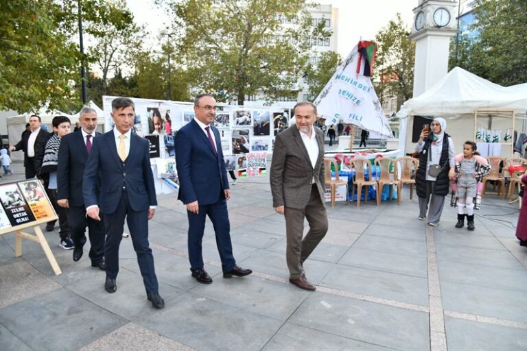 Vali Soytürk Ekim Ayı Gazze Ayı Etkinliğini Ziyaret Etti