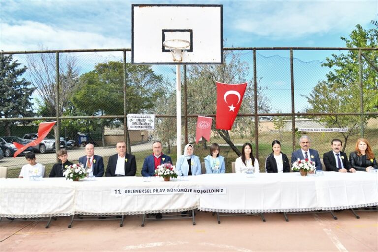 Vali Soytürk ve Eşi Nurdan Soytürk Hanımefendi Pilav Günü Etkinliği’ne Katıldı