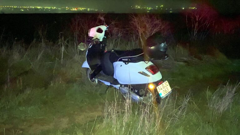 Yol Kenarına Savrulan Motosikletin Alkolü Sürücüsü Yaralandı