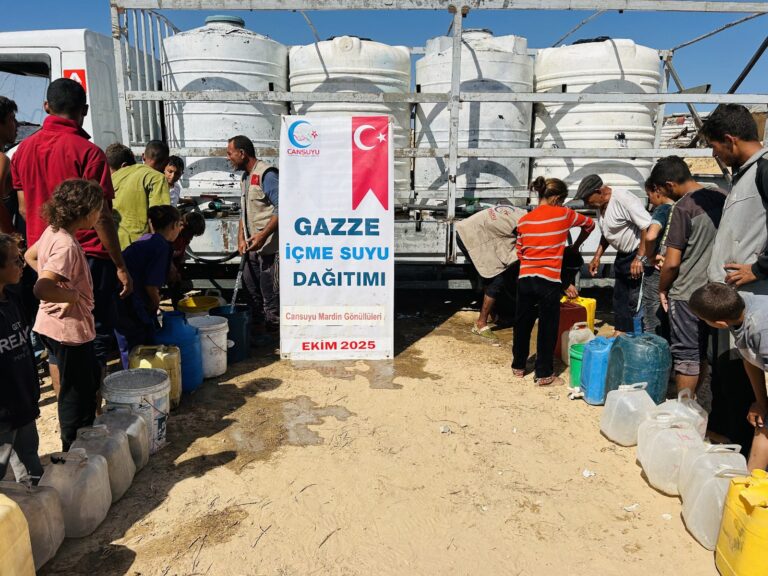 Cansuyu Derneğinin 14 Tırlık Yardım Konvoyu Gazze’ye Gönderildi
