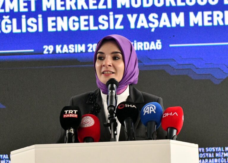 Bakan Göktaş: Aile odaklı sosyal hizmet modellerimizi yaygınlaştırmaya devam edeceğiz | Çorlu’da Haber