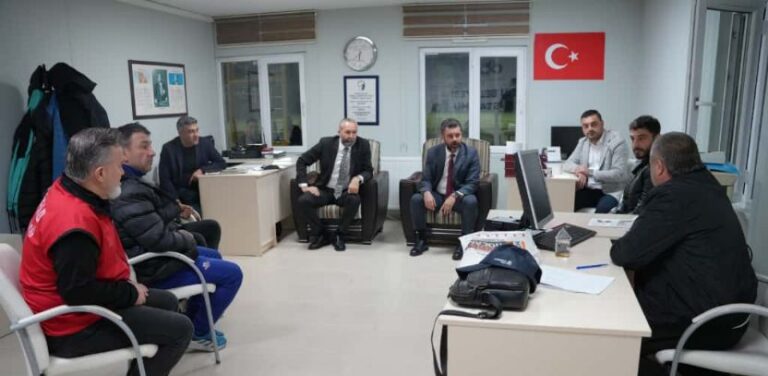 Başkan Sarıkurt, Amatör Kulüp Yöneticileriyle Bir Araya Geldi
