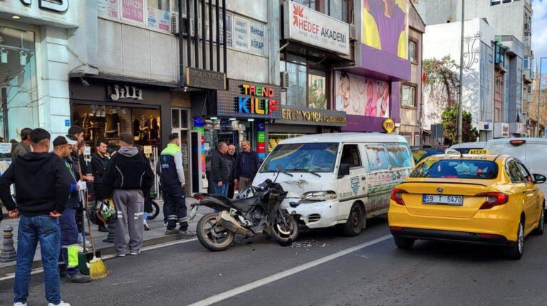 Çorlu’da minibüs ile motosiklet çarpıştı: 2 yaralı | Çorlu’da Haber