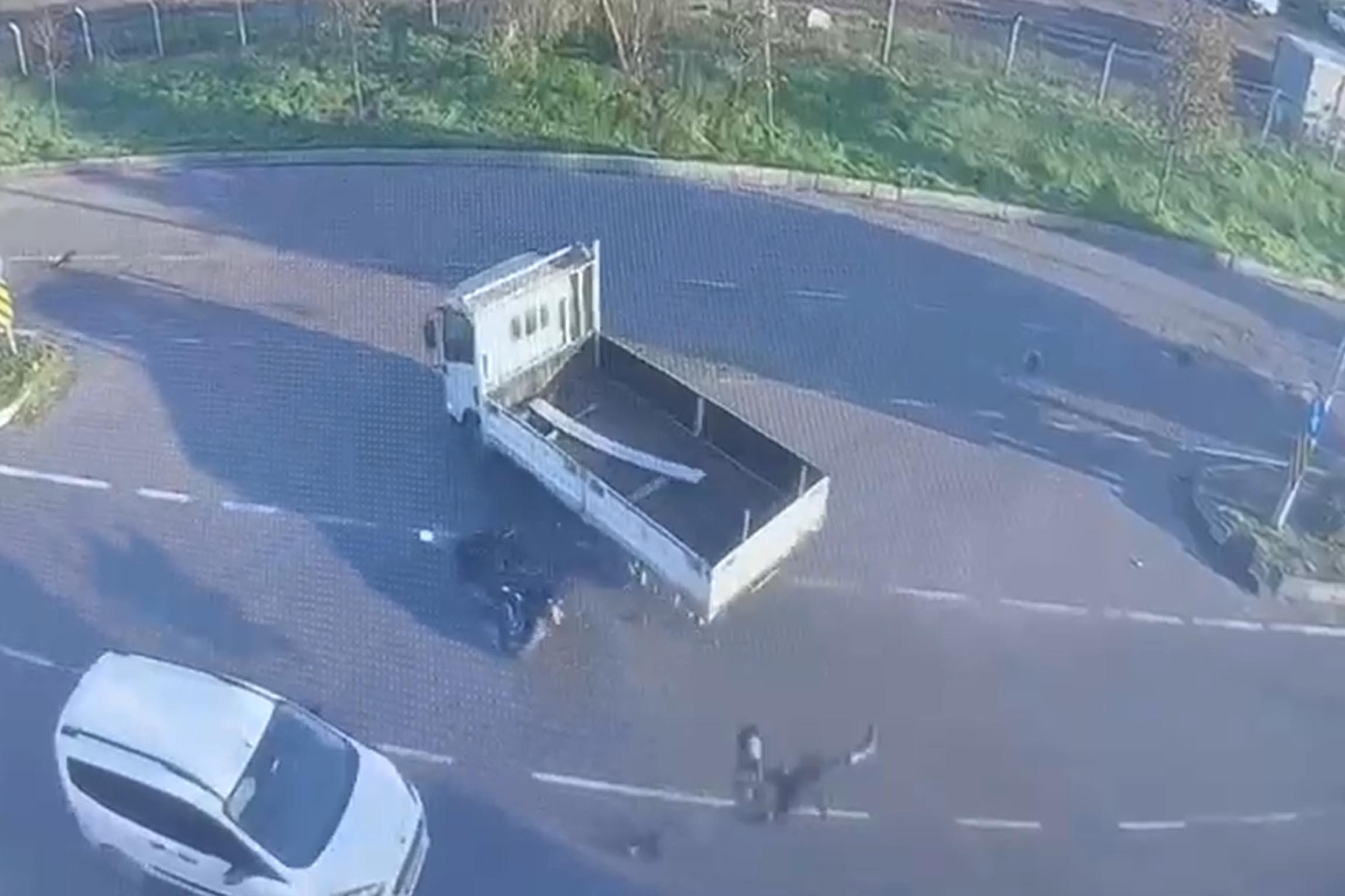 Motosiklet ile kamyonet çarpıştı; 1 yaralı | Çorlu’da Haber Motosiklet ile kamyonet çarpıştı; 1 yaralı | Çorlu’da Haber