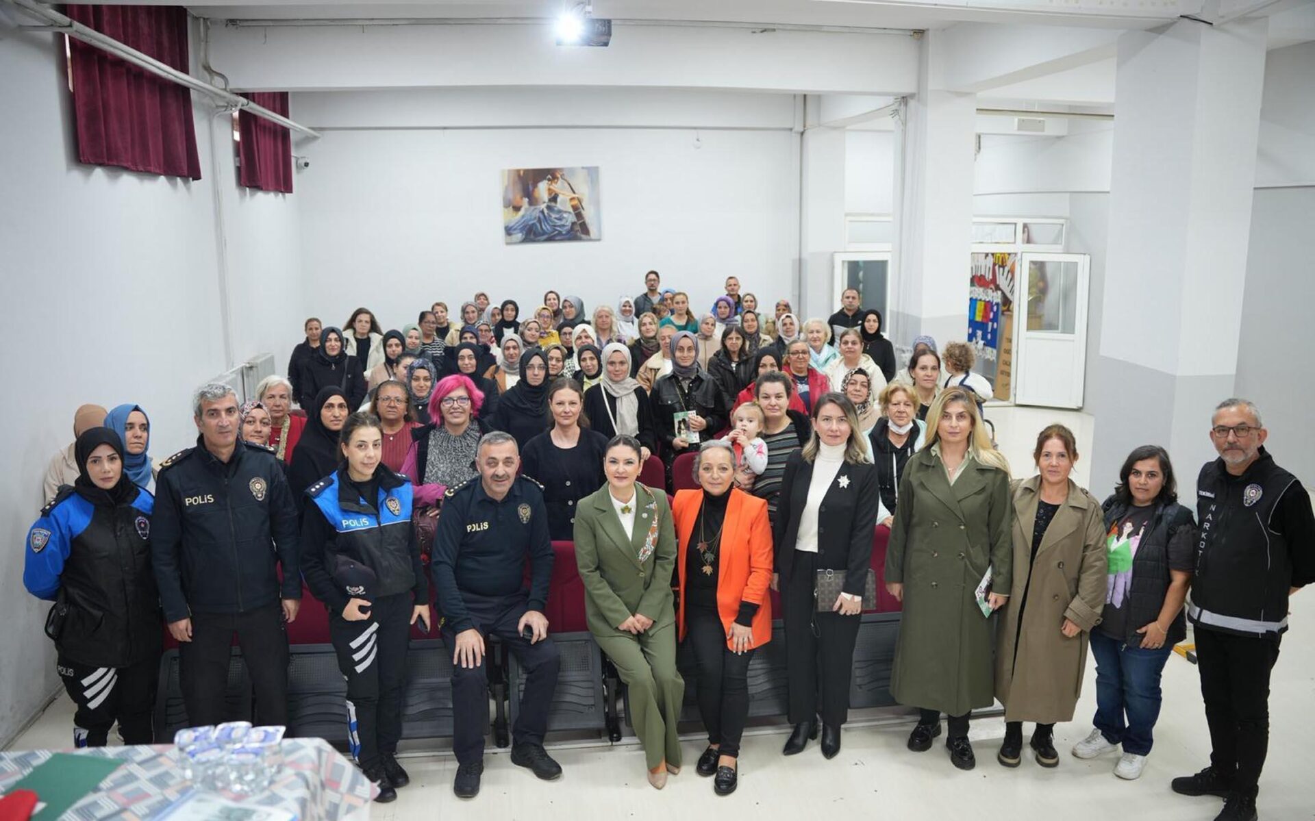 Tekirdağ polisi, Çorlu’da öğrenci ve velilerle buluştu | Çorlu’da Haber Tekirdağ polisi, Çorlu’da öğrenci ve velilerle buluştu | Çorlu’da Haber