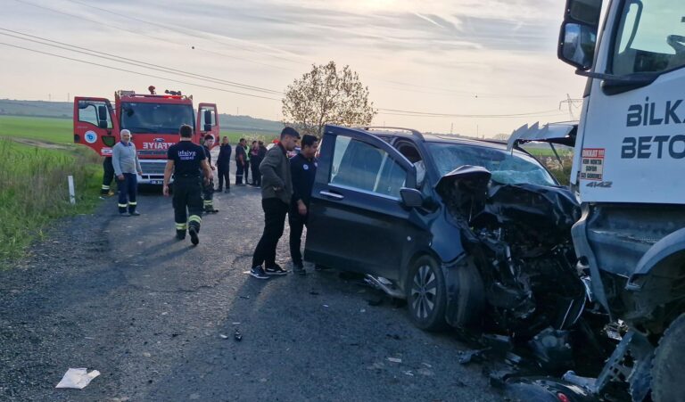 Tekirdağ’da beton mikseri ile minibüs çarpıştı: 1 ölü | Çorlu’da Haber