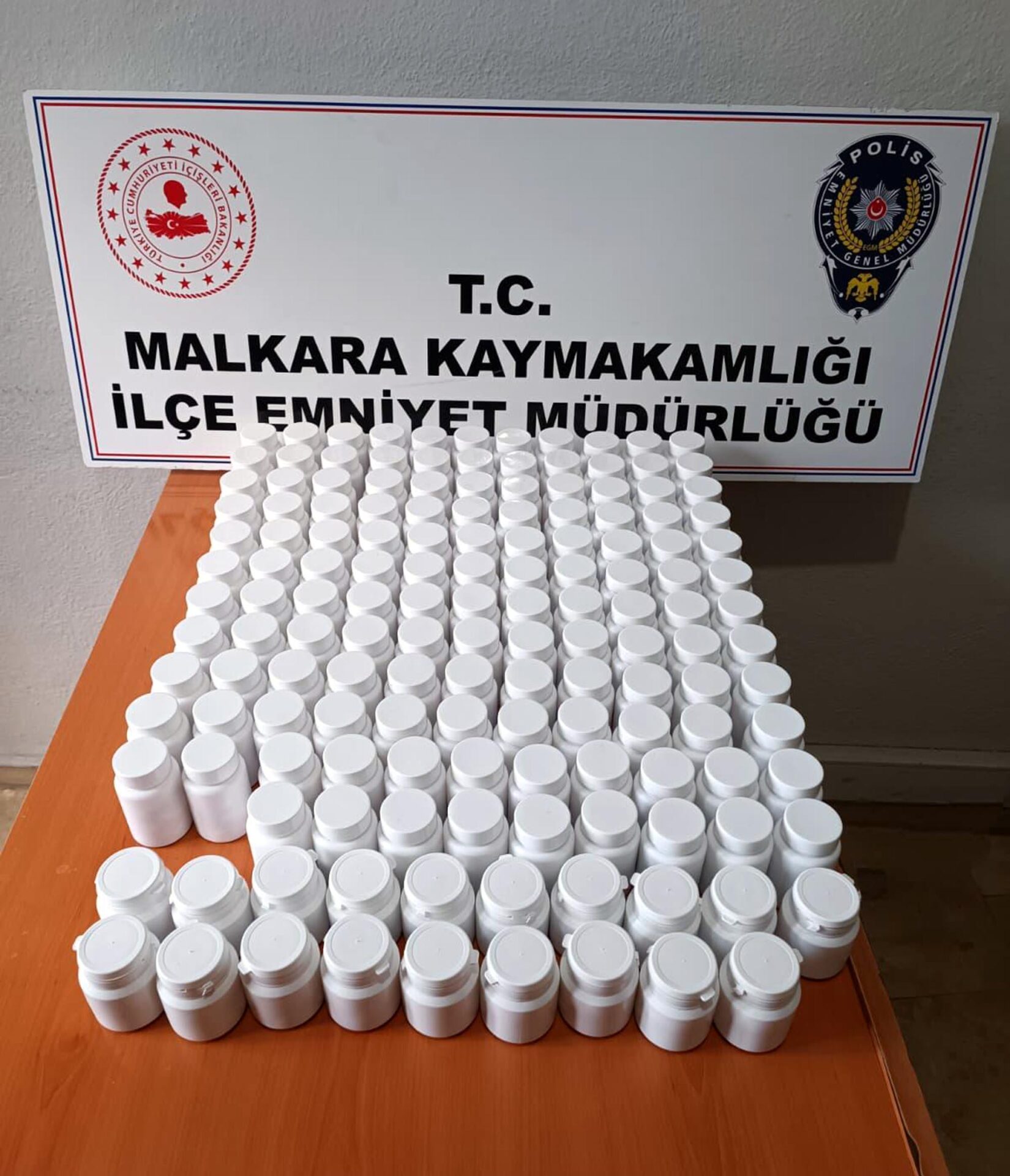 Valizinde uyuşturucu hap ile yakalanan şüpheli tutuklandı | Çorlu’da Haber Valizinde uyuşturucu hap ile yakalanan şüpheli tutuklandı | Çorlu’da Haber