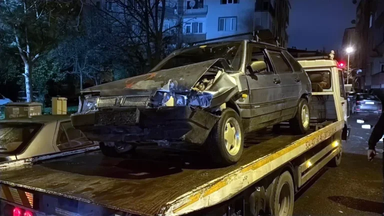 Alkollü Sürücü Park Halindeki Araçlara Çarptı