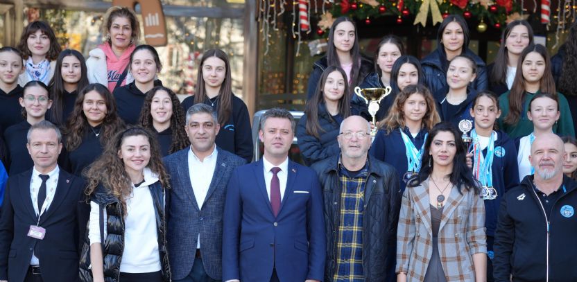 Başkan Sarıkurt, Başarılı Sporcuları Ağırladı Başkan Sarıkurt, Başarılı Sporcuları Ağırladı