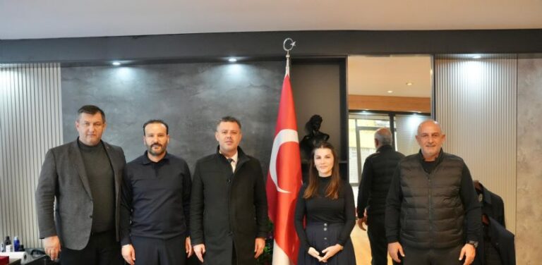 Başkan Sarıkurt`tan Aile Sağlığı Merkezi Yaptıracak Hayırsevere Teşekkür Ziyareti