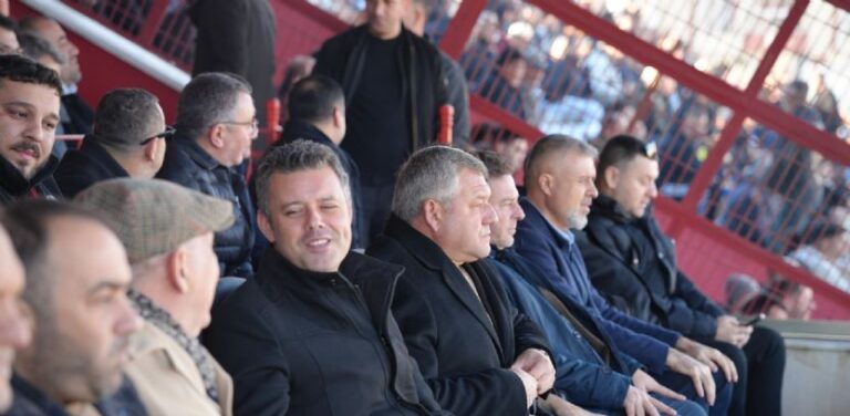 Başkan Sarıkurt´tan Çorluspor 1947´ye Tribün Desteği