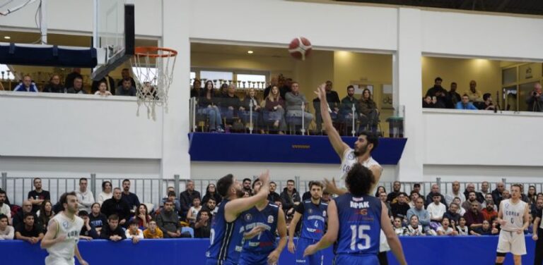 ÇBSK Hem Basketbolda Hem de Voleybolda Kazandı