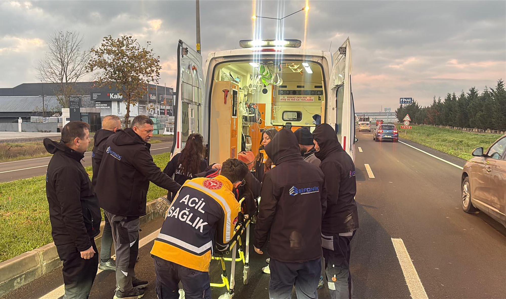 Köpeğe Çarpan Otomobilin Sürücüsü Yaralandı Köpeğe Çarpan Otomobilin Sürücüsü Yaralandı