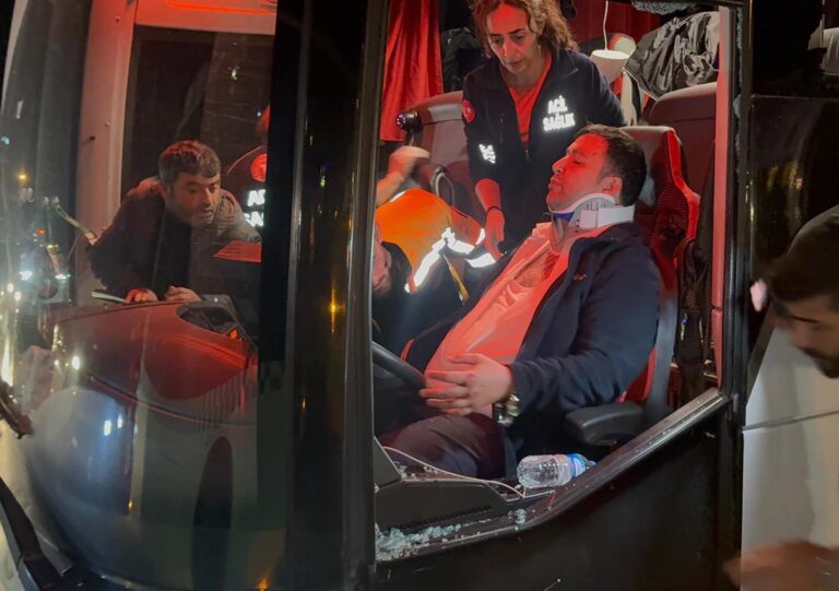 Tekirdağ’da yolcu otobüsü ile halk otobüsü çarpıştı; 9 yaralı / Ek fotoğraflar | Çorlu’da Haber