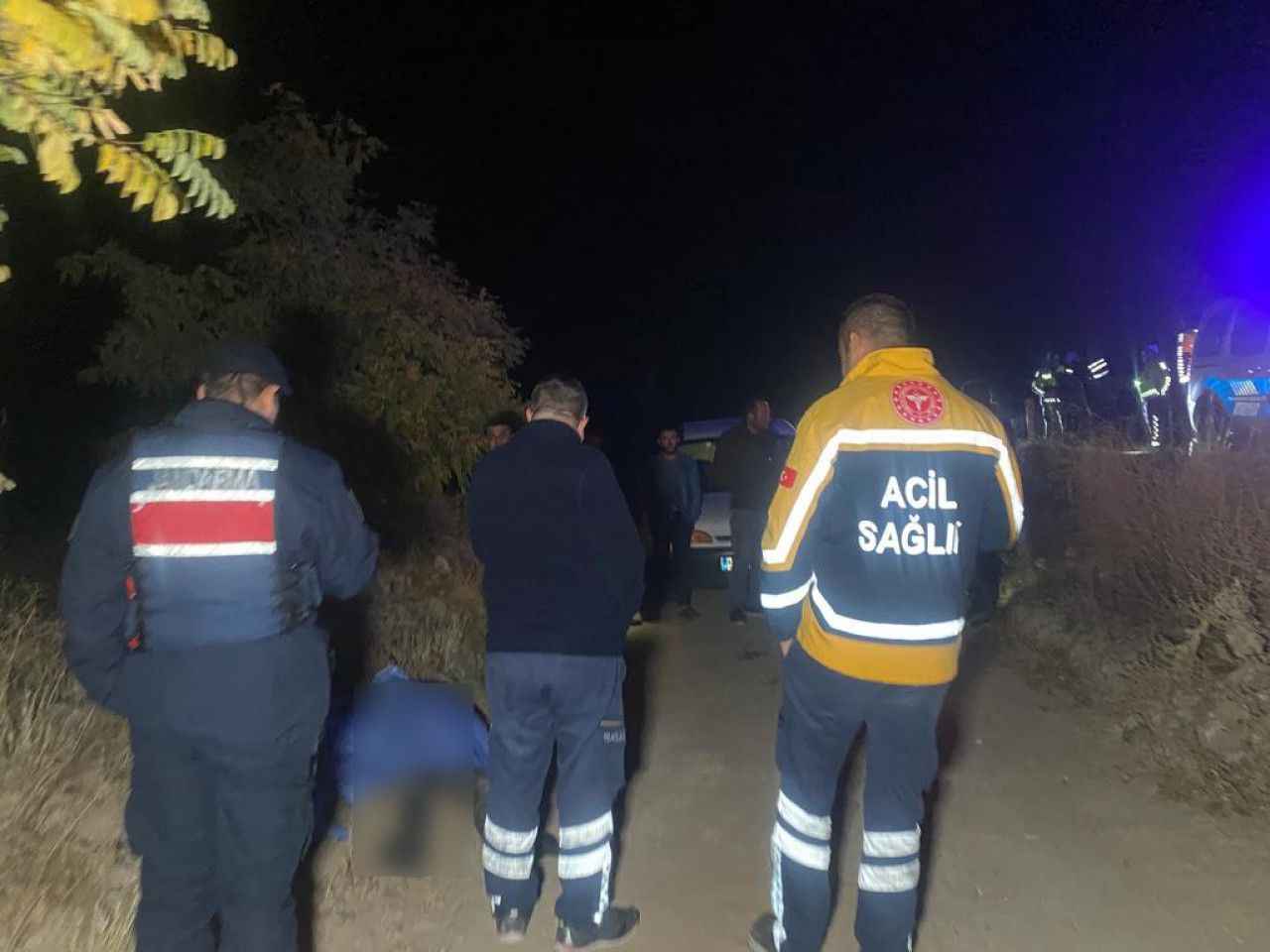 Motosiklet Şarampole Uçtu: 1’i Ağır 2 Yaralı Motosiklet Şarampole Uçtu: 1’i Ağır 2 Yaralı