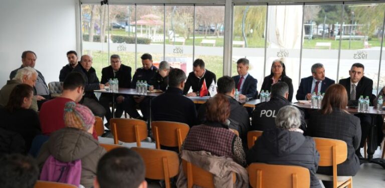 Çobançeşme Mahallesi`nde Halk Toplantısı Düzenlendi