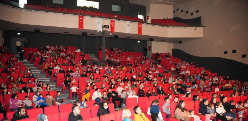 Çorlu`da Çocuklar Sanatla Buluşuyor Çorlu`da Çocuklar Sanatla Buluşuyor