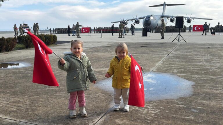 Almanya’da NATO tatbikatına katılacak Mehmetçikleri, aileleri uğurladı / Ek fotoğraflar
