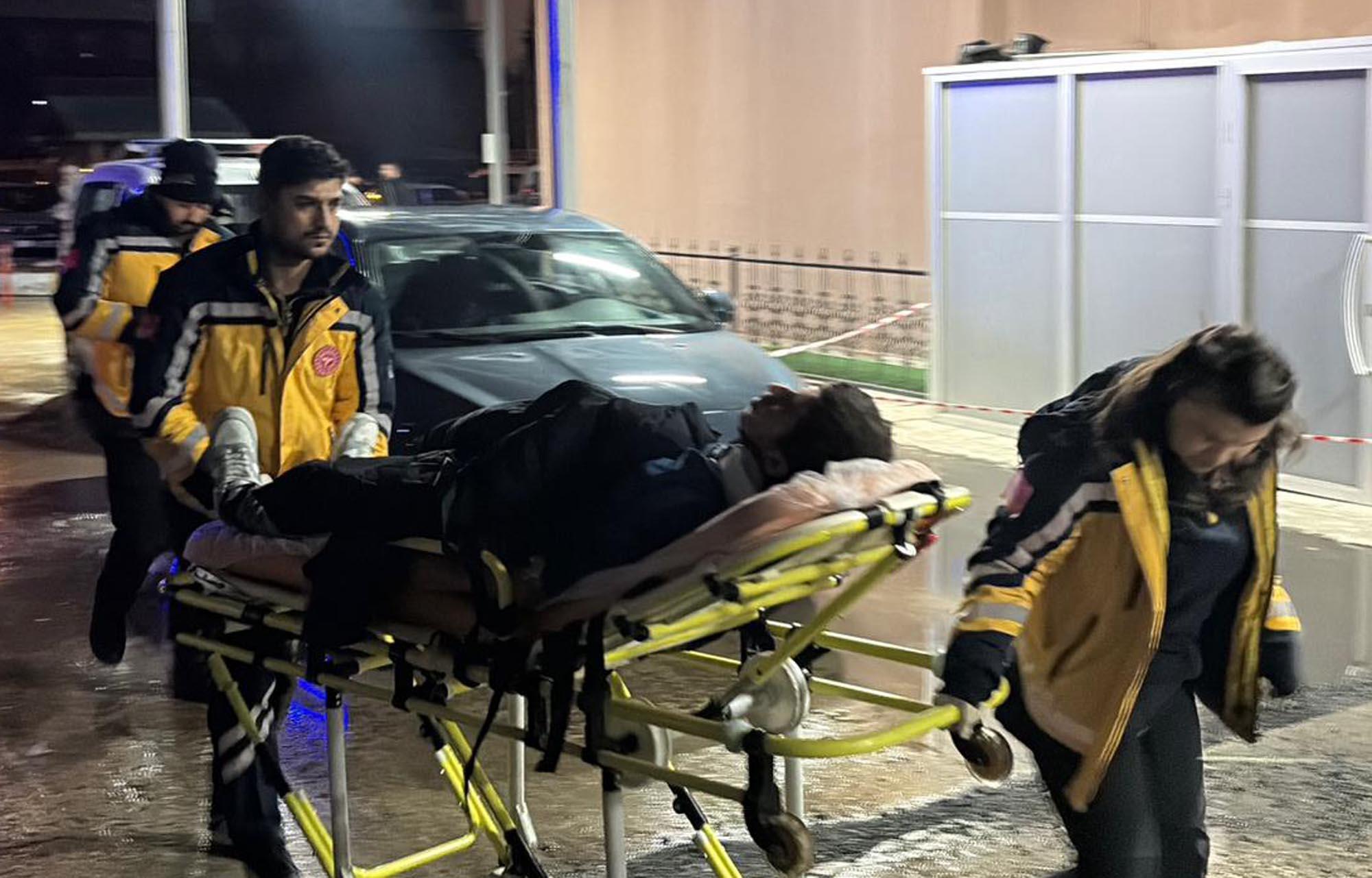Bariyere Çarpan Otomobilin, Sürücüsü Yaralandı Bariyere Çarpan Otomobilin, Sürücüsü Yaralandı