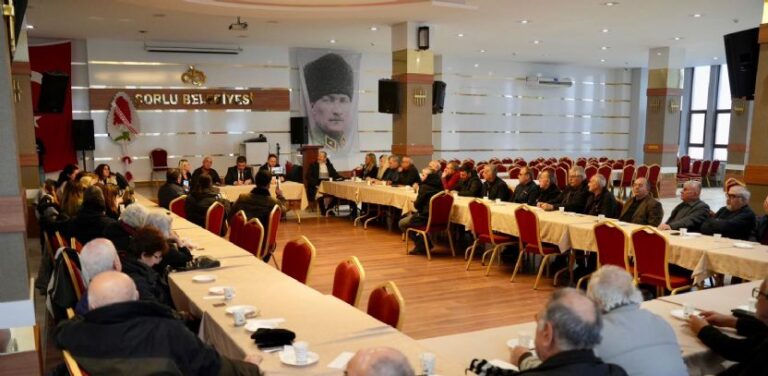 Başkan Sarıkurt Emeklilerle Bir Araya Geldi