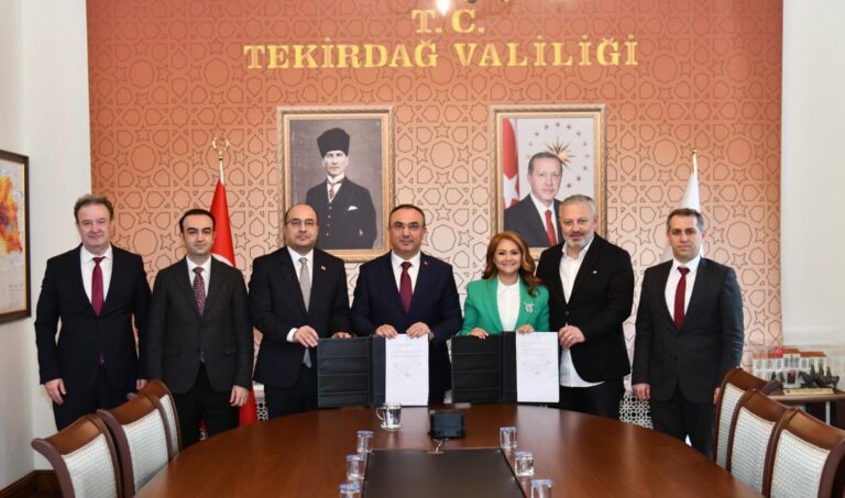 Başkan Topak, hayırsever olarak Ergene’ye Evde Sağlık Hizmetleri Birimi ile 112 Acil Sağlık Hizmetleri İstasyonu yapıyor