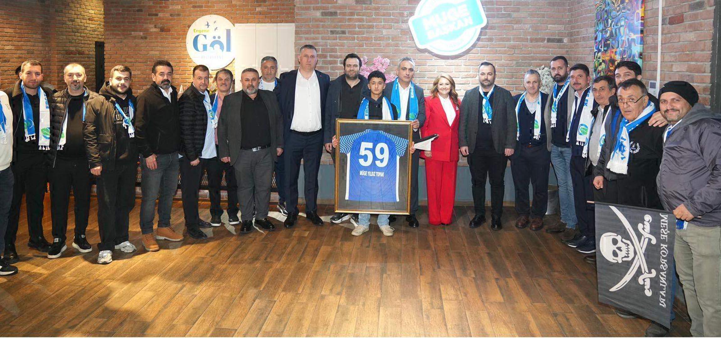 Başkan Topak’tan Ergene Velimeşespor’a tam destek Başkan Topak’tan Ergene Velimeşespor’a tam destek